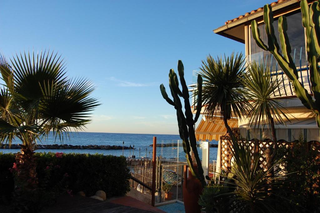 Villa Rita Sanremo Exteriör bild